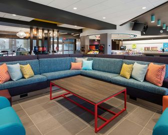 Tru by Hilton Sharonville Cincinnati - Sharonville - Lobby