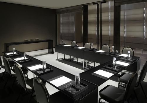 Armani Hotel Dubai, Burj Khalifa mulai Rp (R̶p̶ ̶2̶4̶