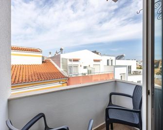 3 Marias Guest House B&B - Lagos - Balcón