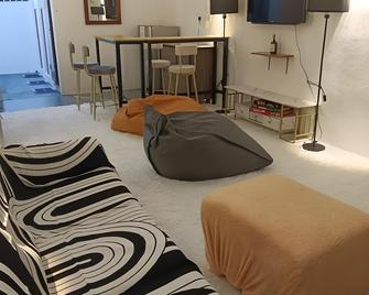 Omoba Lodge By Ablaq Empire - Pantai Cenang - Bedroom