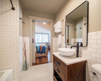 Shasta View Lodge - Cabin 3 - McCloud