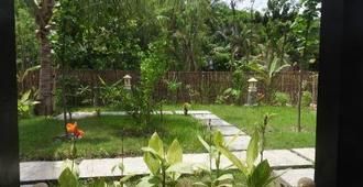 Dewi Garden Guesthouse - Kuta Lombok