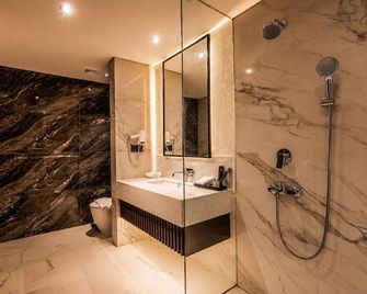 Arkadewi Boutique Hotel Prawirotaman - Yogyakarta - Bathroom