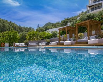 Ionian Eye Design Studios & Spa - Mpoukaris - Zwembad