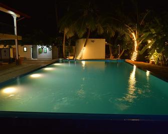 Abundia Unawatuna - Galle - Pool