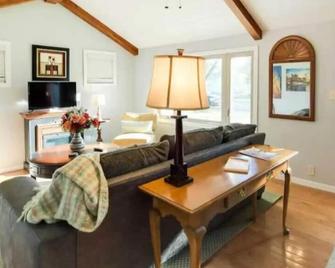 The Little House of Fergus Falls - Fergus Falls - Wohnzimmer