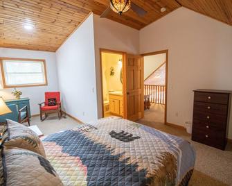 Golfer's Retreat On Lake Arrowhead Golf Course - Nekoosa - Bedroom