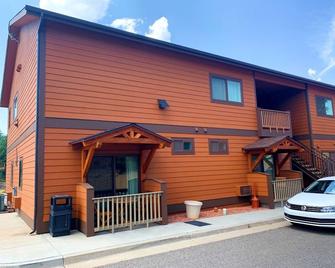 Canyon Plaza Premier Studios and Apts - Tusayan - Building