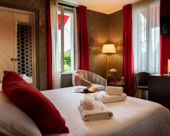 Logis Hôtel La Brèche - Restaurant Berthelot - אמבויז - חדר שינה