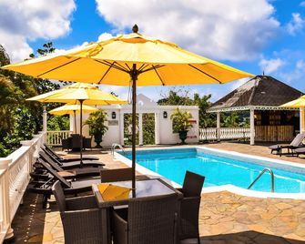 Grenadine House - Kingstown - Basen