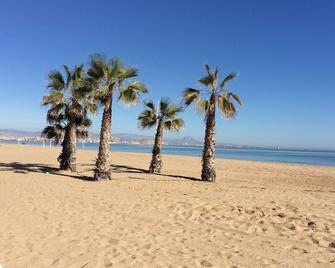 Air Conditioning, Free Wifi, Ne Tflix, Only 2 Minutes Beach - Alicante - Playa