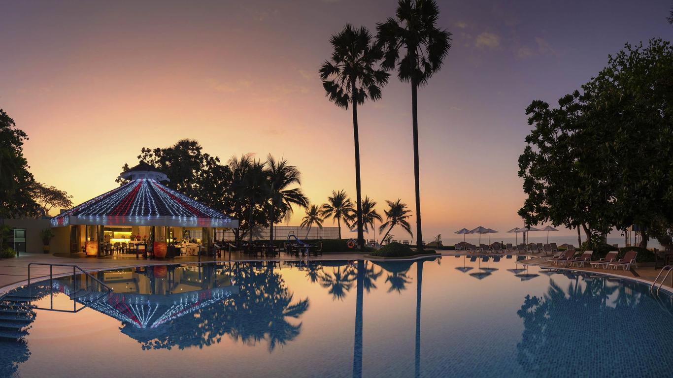 โนโวเทล ระยอง ริมแพ รีสอร์ท