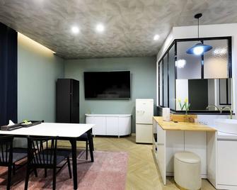 Chuncheon Intro Family hotel - Chuncheon - Dining room