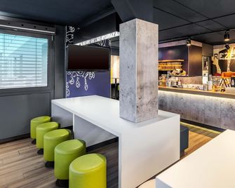 B&b Hotel Erlangen-tennenlohe - Erlangen - Bar