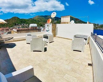 'Sweet Life' Casa Vacanze - Lipari - Balcony