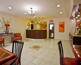 Budgetel Inns & Suites Augusta Downtown 706-945-1238 - Augusta - Front desk