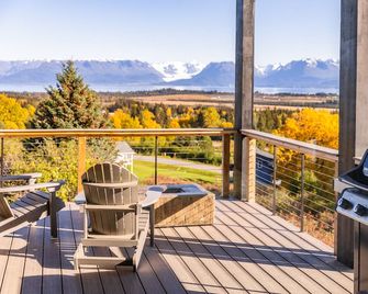 Inlet View Home - Homer - Balkong