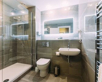 Armagh City Hotel - Armagh - Koupelna