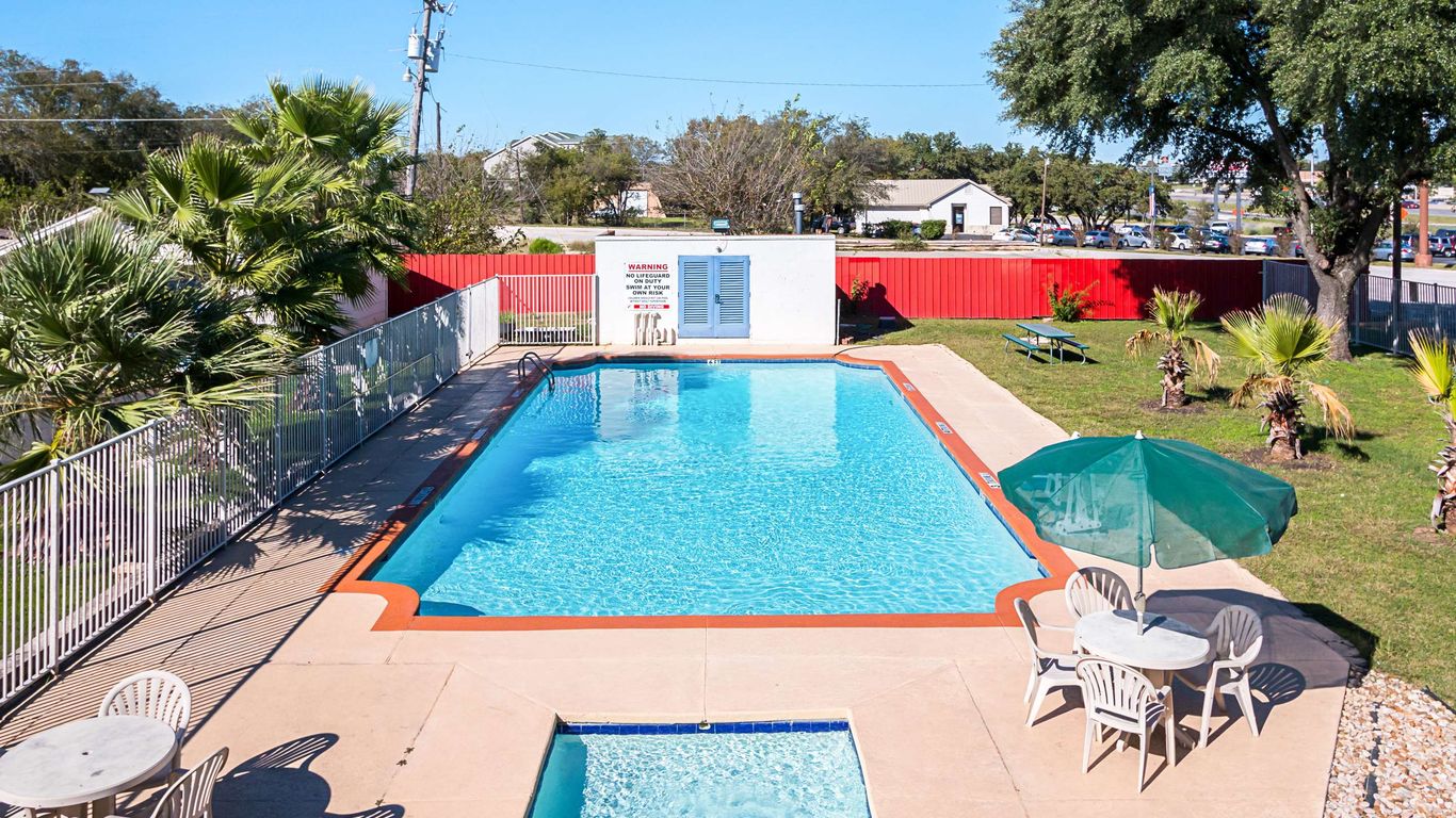 Motel 6-Round Rock, Tx