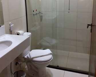 Hotel Vale Do Ivinhema - Nova Andradina - Baño