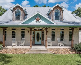 'This is God's country' | Farrington Farmhouse - Navasota - Edificio