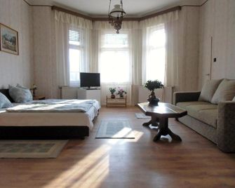 Illés Vendégház - Keszthely