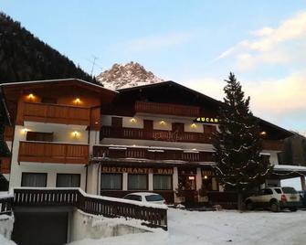 Hotel Bucaneve - Moena