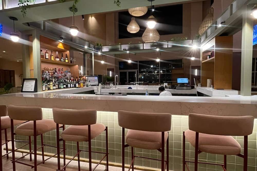 Novotel Monterrey Valle - מונטרי - בר