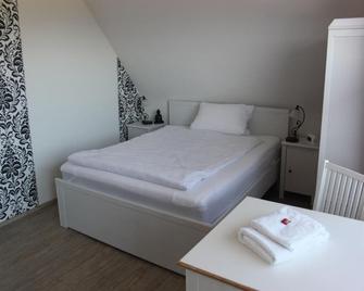 Cafe Pfaus Heidburg - Mühlenbach - Bedroom