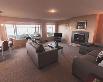 Ocean Sands Resort - Parksville - Obývací pokoj