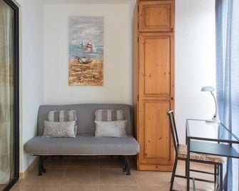 El Mirador: sea views from the shore - Los Abrigos