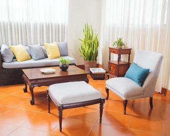Hotel Los Portales - Chinandega - Sala de estar