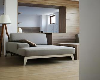 Aquzz Hotel & Spa Maafushi Maldives - Маафуші - Вітальня