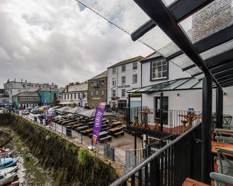 Chainlocker - Falmouth - Outdoors view