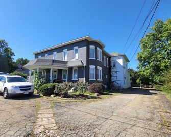 The Lux- Cozy 2-bedroom apartment with AC and WiFi in enjoyable Bonne Terre - Bonne Terre - Building