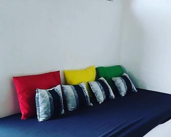 One Love Self-Catering Guesthouse @ Good Vibes Eco Lodge - Brikama - Soggiorno