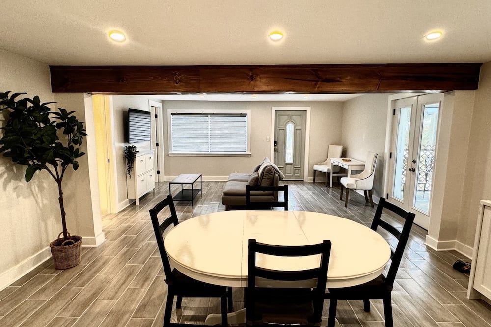 Newly updated cottage located walking distance to Downtown Ft. Myers - Fort Myers - Menjador