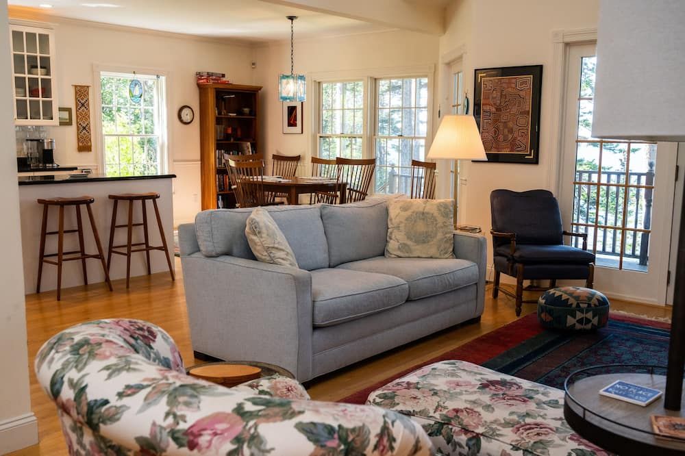 Rudman's Retreat. Deep waterfront 2 Bedroom home with spectacular sunset views. - Bailey Island - Soggiorno