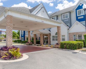Microtel Inn & Suites by Wyndham Kingsland Naval Base I-95 - Kingsland - Gebäude