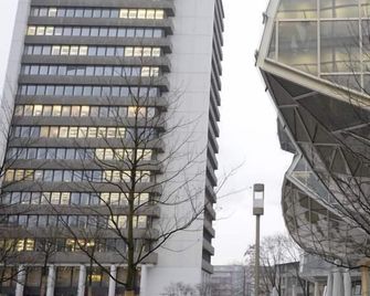 Rent a Home Landskronstrasse - Self Check-In - Basel - Building