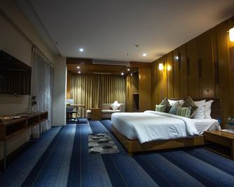 Citadel Hotel By Vinnca - Hyderabad - Bedroom