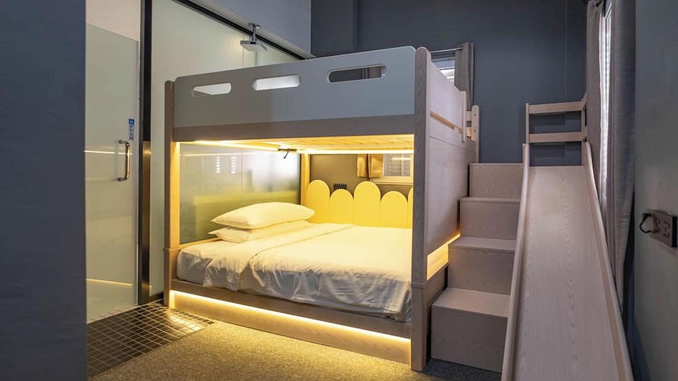 Rest Chinatown Hotel