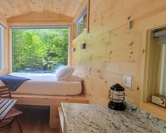 Trailside Stays - Tiny House in the Woods-Escape to Nature. Robin - Rumney - Bedroom