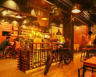 Akan Hotels & Residence - Meppādi - Restaurante