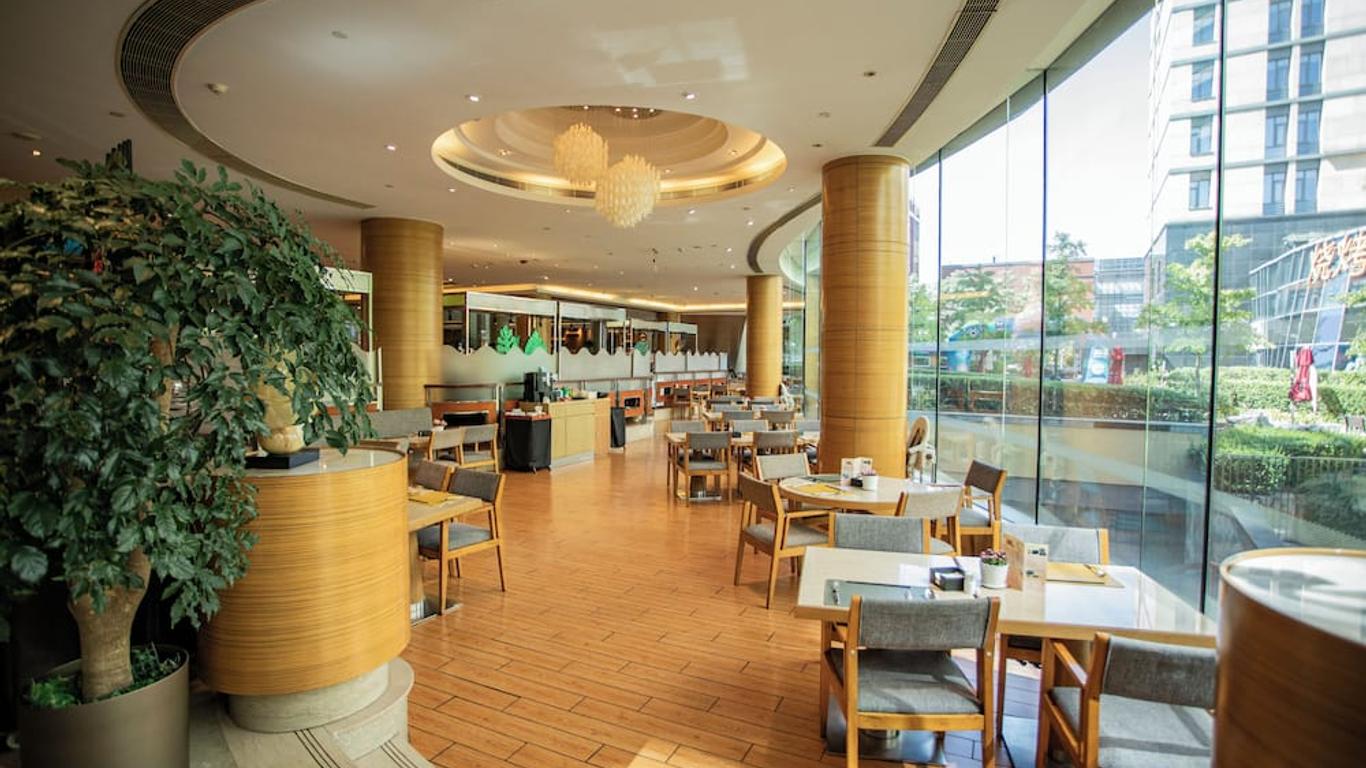 Four Points by Sheraton Beijing, Haidian Hotel & Serviced Apartments