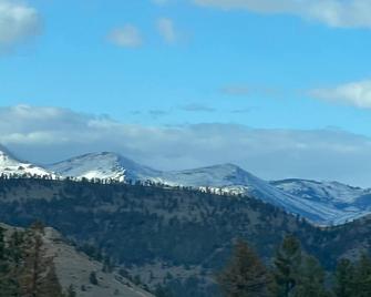Luxury Dry Cabins in Helena, MT - Helena