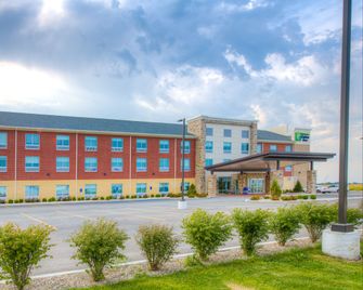 Holiday Inn Express & Suites Remington By IHG - Remington - Gebäude