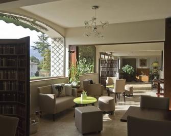 Hotel Les Oliviers - Tourrettes - Lounge