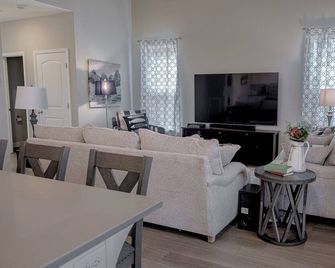 Serene Lake House plus Golf Cart, Access to Tim's Ford LakeBlue Gill Marina - Tullahoma - Dining room