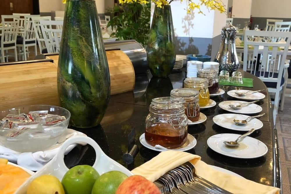 Hotel Al Madinah Holiday - Muscat - Buffet
